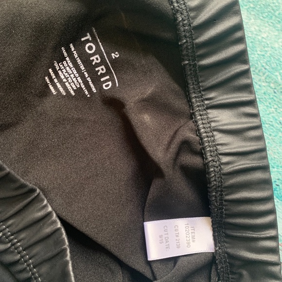 Torrid faux leather black leggings pleather plus size 2 - Picture 2 of 2